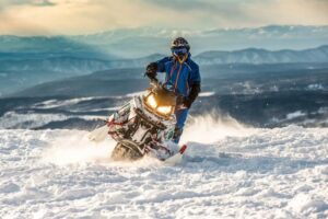 Read more about the article A Buyer’s Guide to Different Types of Snowmobiles