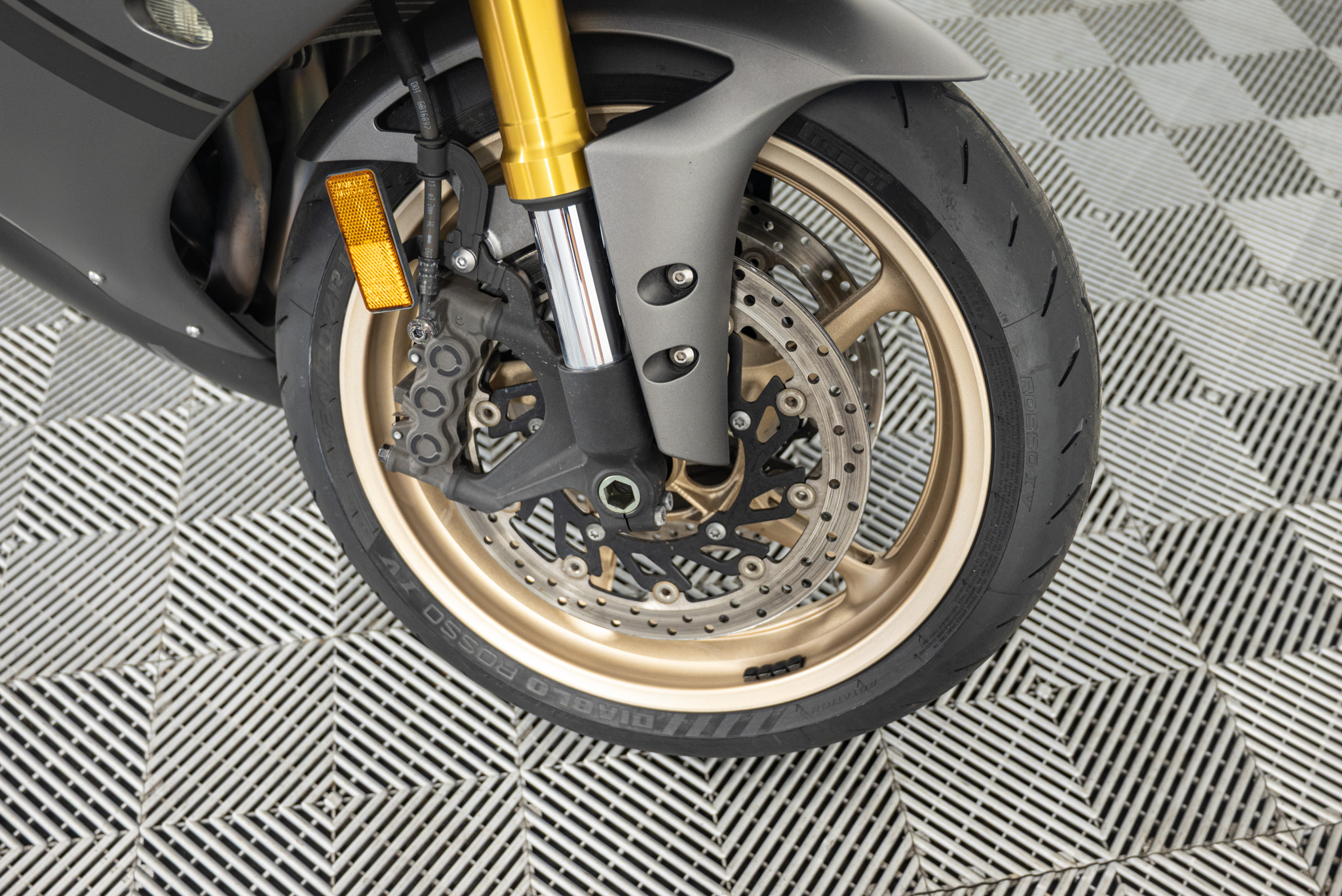 2014 Yamaha YZF-R1 MOTORCYCLE