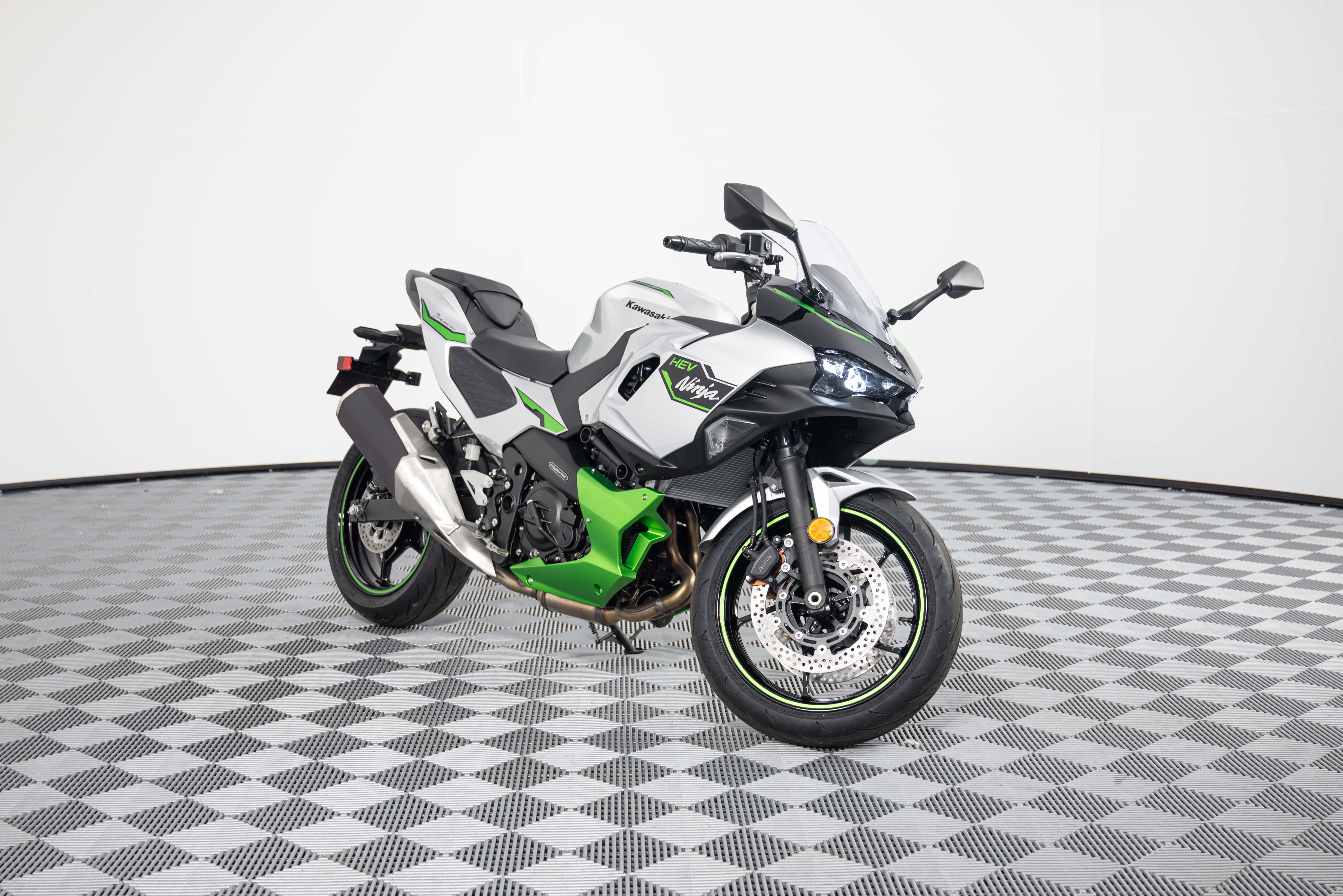2024 Kawasaki NINJA 7 HYBRID ABS Motorcycle