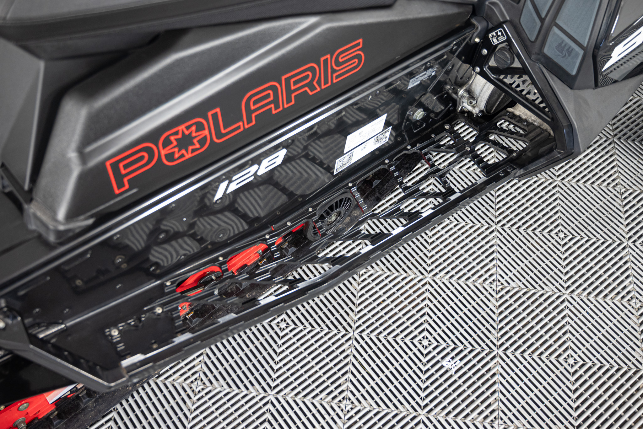 2024 POLARIS 850 INDY XCR 128 SNOWMOBILE