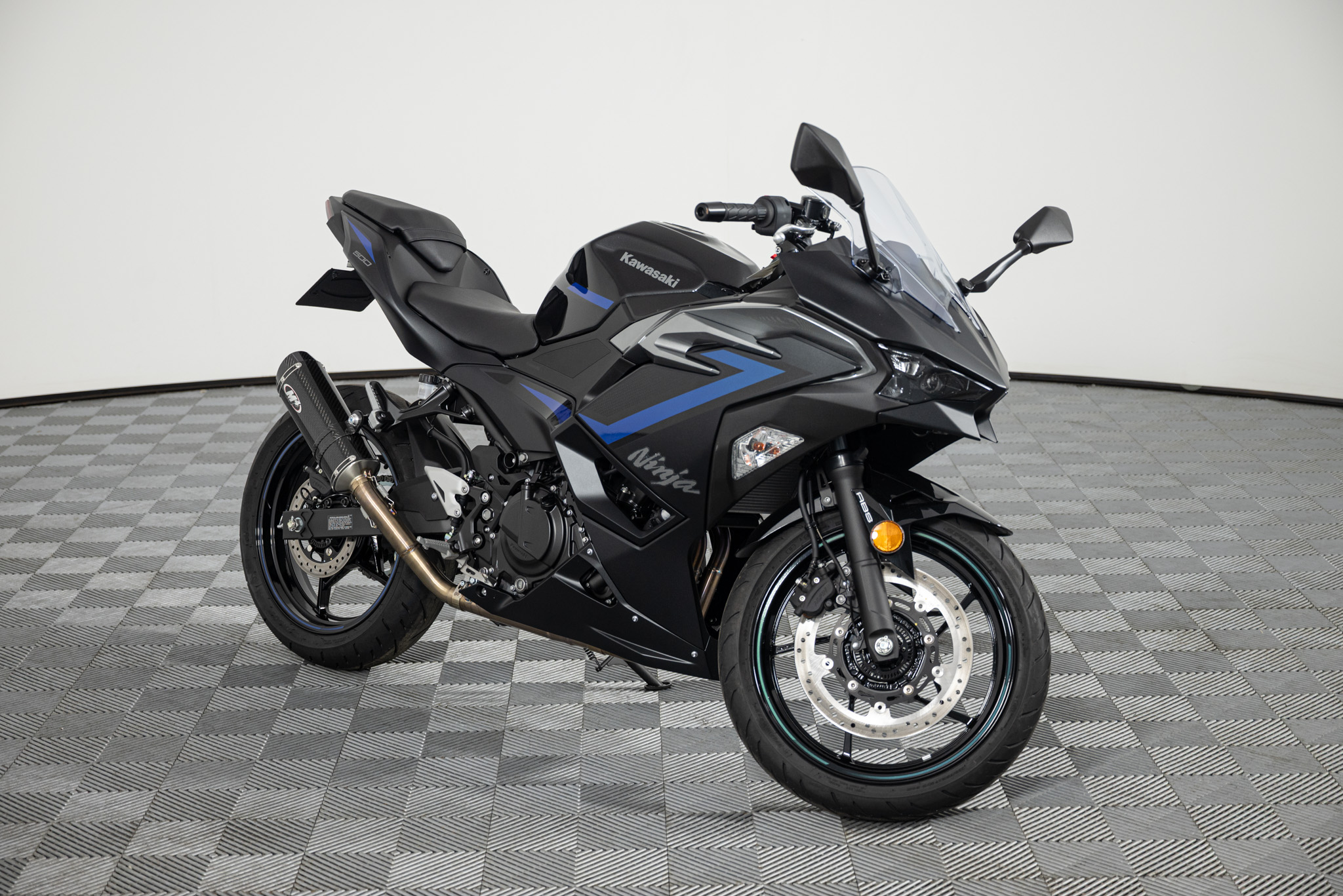 2025 Kawasaki NINJA 500