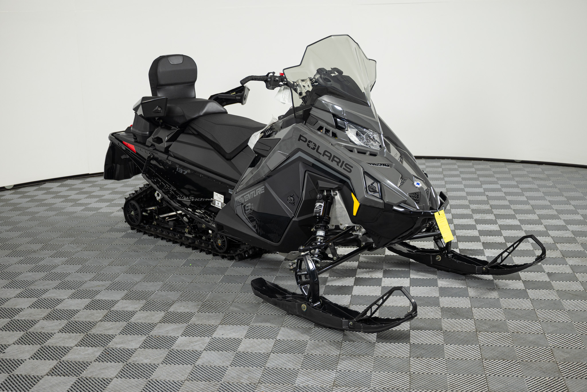 2025 Polaris INDY Adventure 137 ProStar S4
