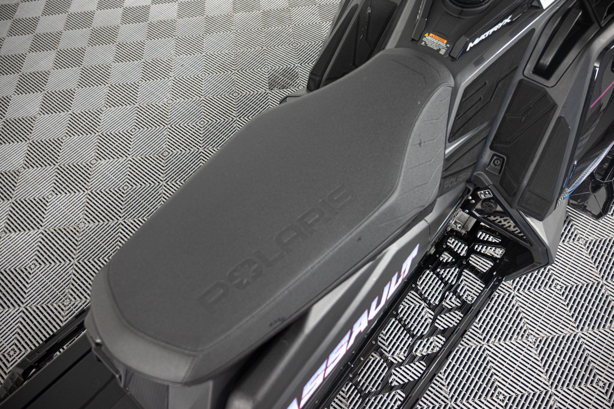 2025 POLARIS 9R SWITCHBACK ASSAULT 146 70TH LE SNOWMOBILE