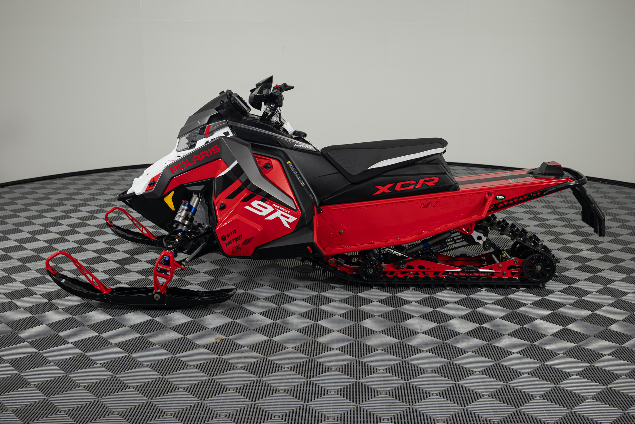 2026 POLARIS Patriot 9R INDY XCR 137 SNOWMOBILE