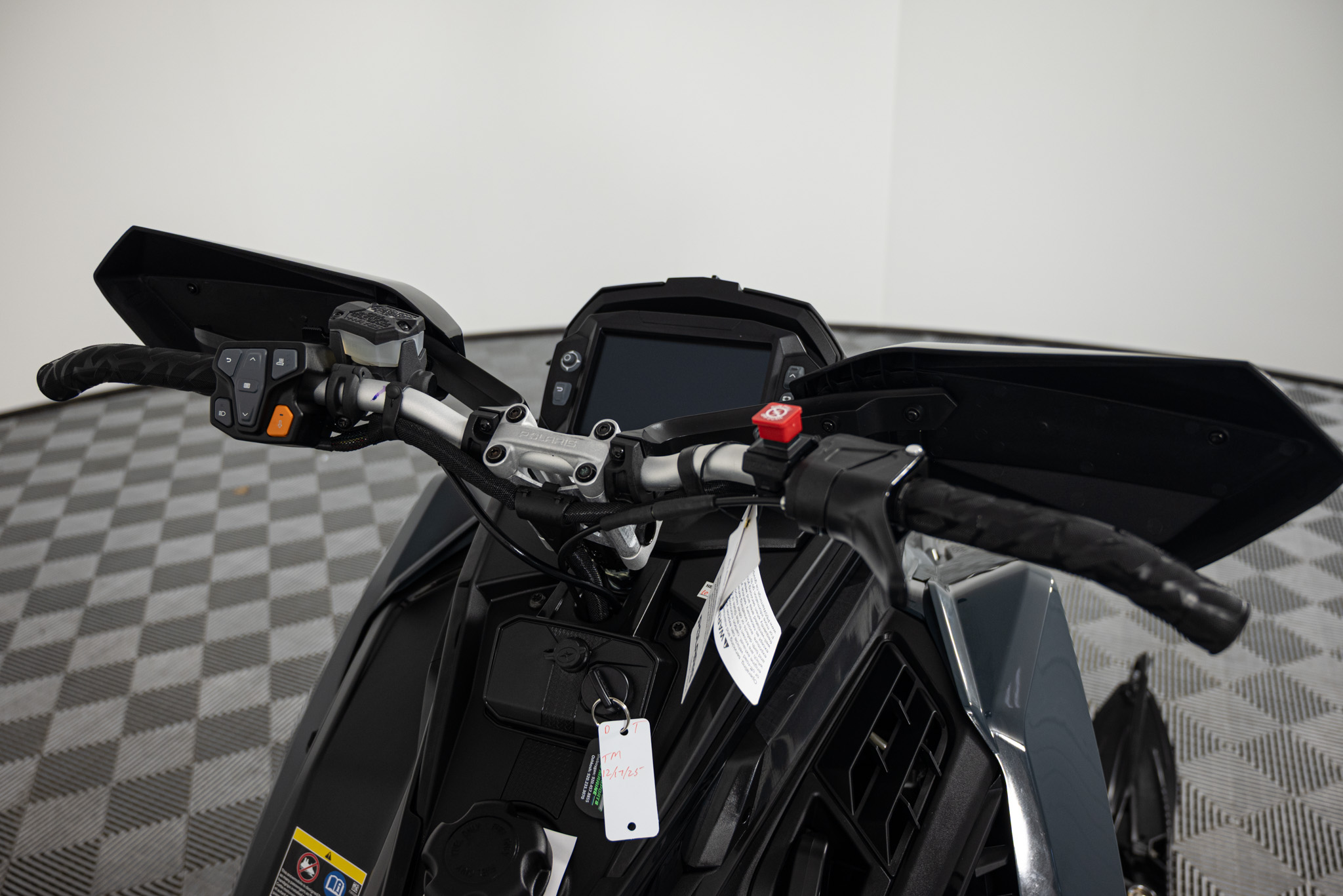 2026 POLARIS 850 Switchback Assault 146 Race IFS SNOWMOBILE