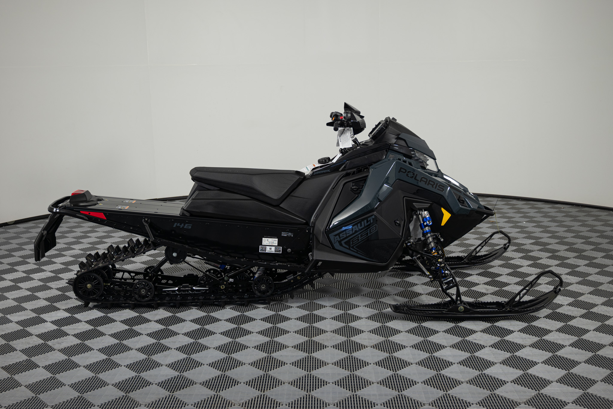 2026 POLARIS 850 Switchback Assault 146 Race IFS SNOWMOBILE