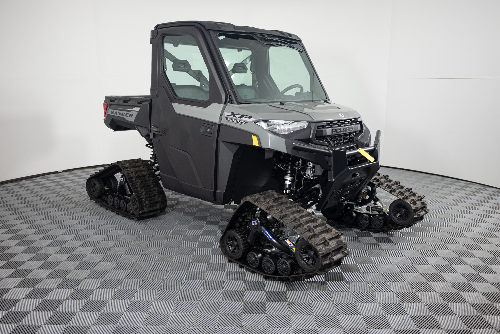 2027 Polaris RANGER XP 1000 CAB Side x Side