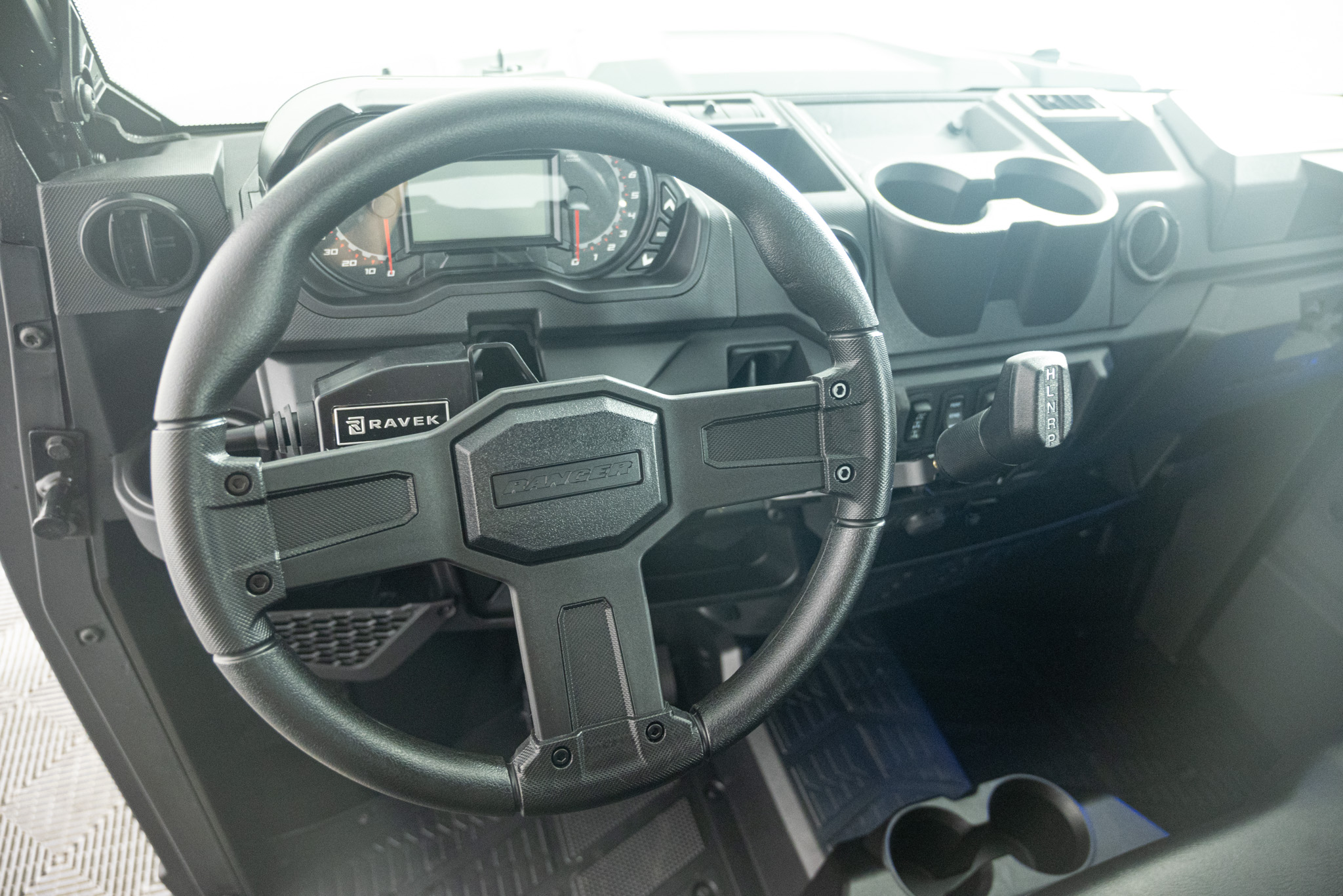 2027 Polaris RANGER CREW XP 1000 CAB Side x Side