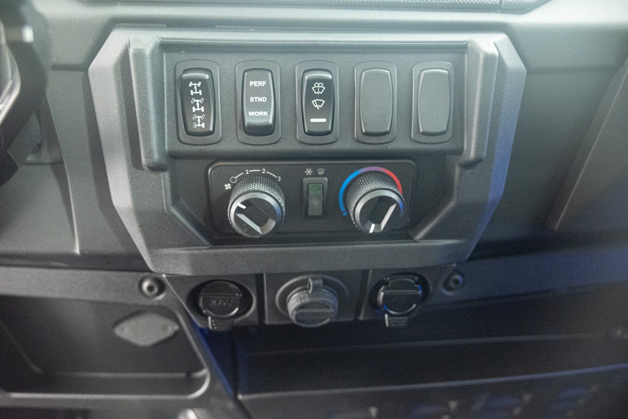 2027 Polaris RANGER CREW XP 1000 CAB Side x Side