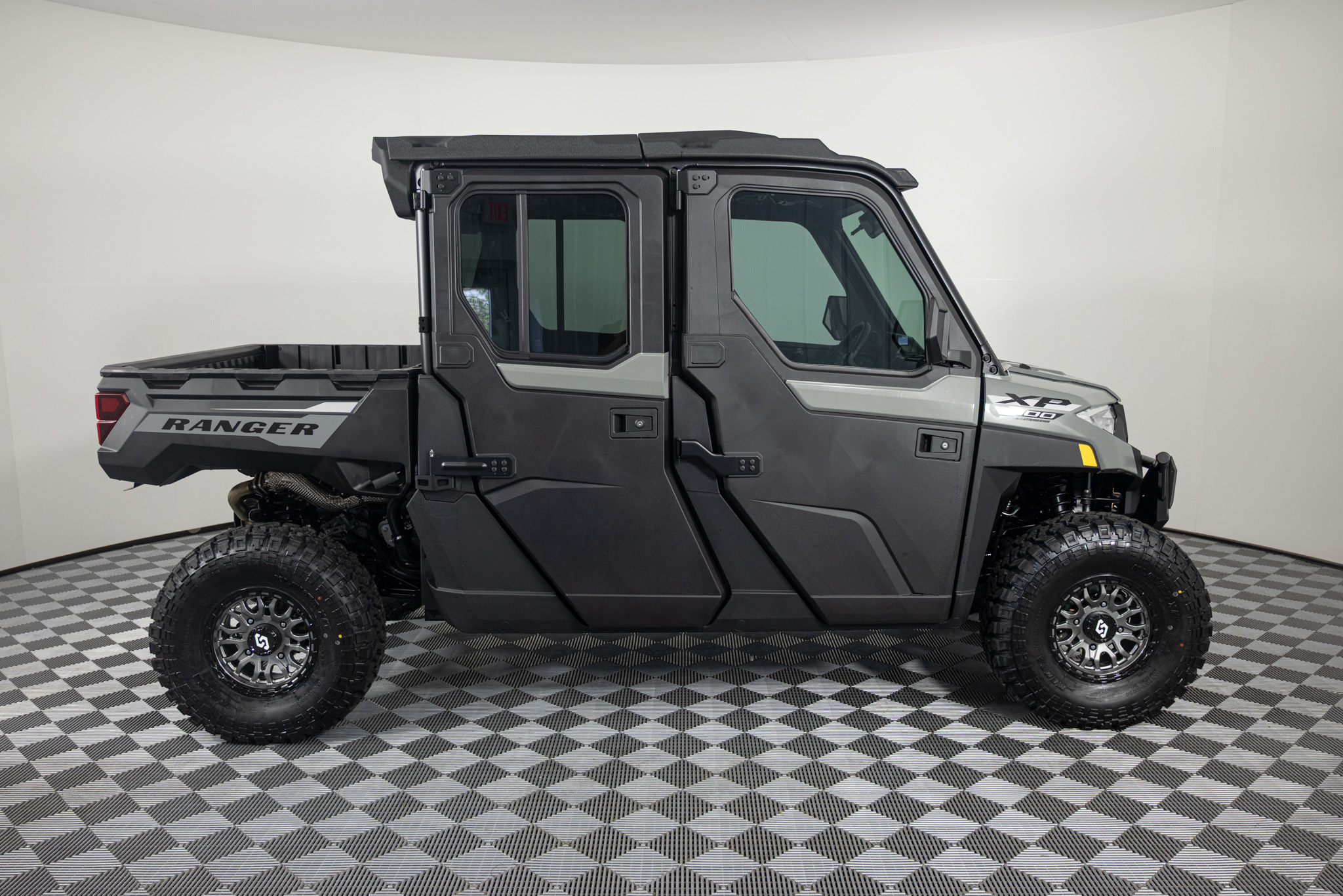 2027 Polaris RANGER CREW XP 1000 CAB Side x Side